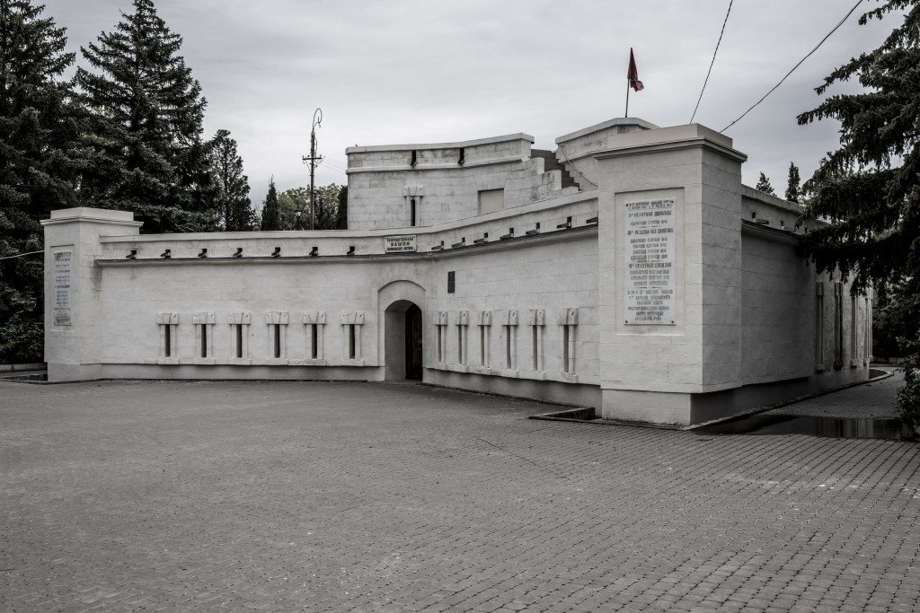 nspired by colonel V.Klembovsky, Album "Battlefields of the Crimean campaign". On the site where the Malakhov tower stood at the time of the Siege of Sevastopol (1854-55). Sevastopol, Crimea, June 2014.